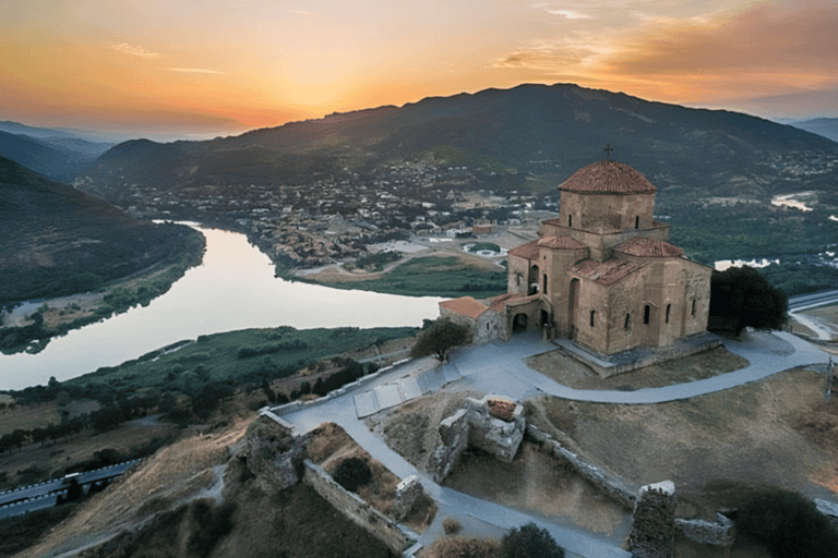 Da Tbilisi: Tour Mtskheta + Gori + Uplistsikhe