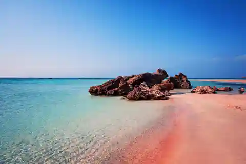 Tour privato Spiaggia di Elafonissi, Museo Tsikoudia, Agia Sofia