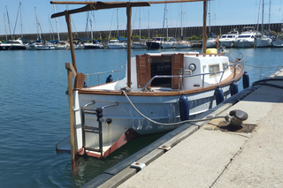 Roses: Traditional boat tour to Cadaqués