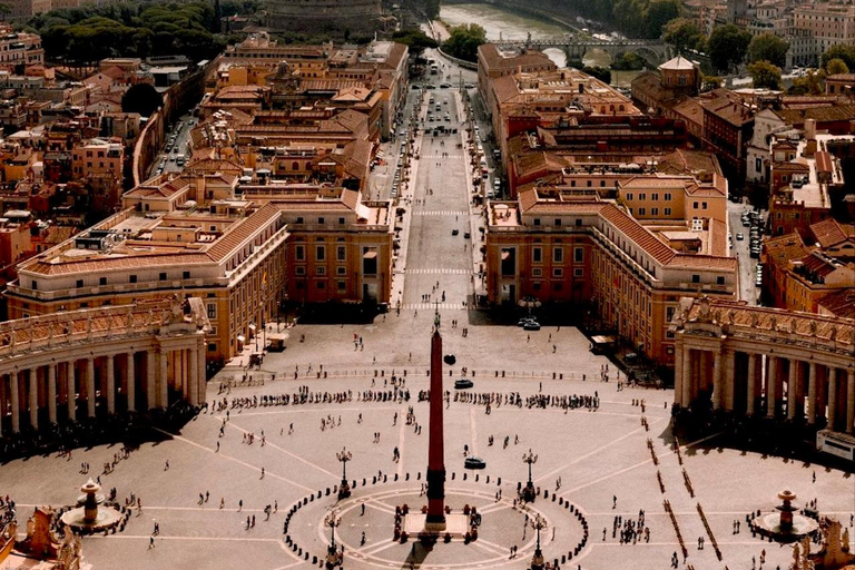 St.Peter’s Basilica tour, Grottoes, papal tomb & Dome access Guided tour of St.Peter’s Basilica, Grottoes, papal tomb.