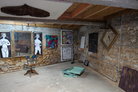 Blaye: the secrets of Blaye, wine, art, history and old cars