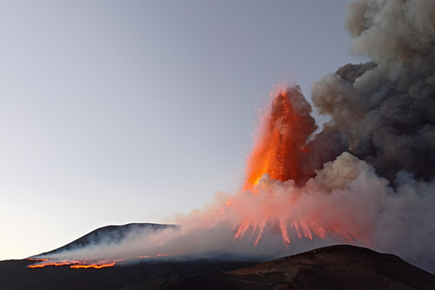 Excursão ao Etna para as crateras do cume 3345m