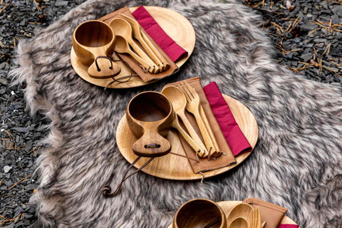 Oslo: Malmøya Guided Hike with Waffle & Salmon Experience
