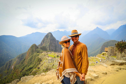 Da Cusco: Escursione privata di un giorno a Machu Picchu con tutti i bigliettiDa Cusco: tour privato di Machu Picchu e treno esecutivo