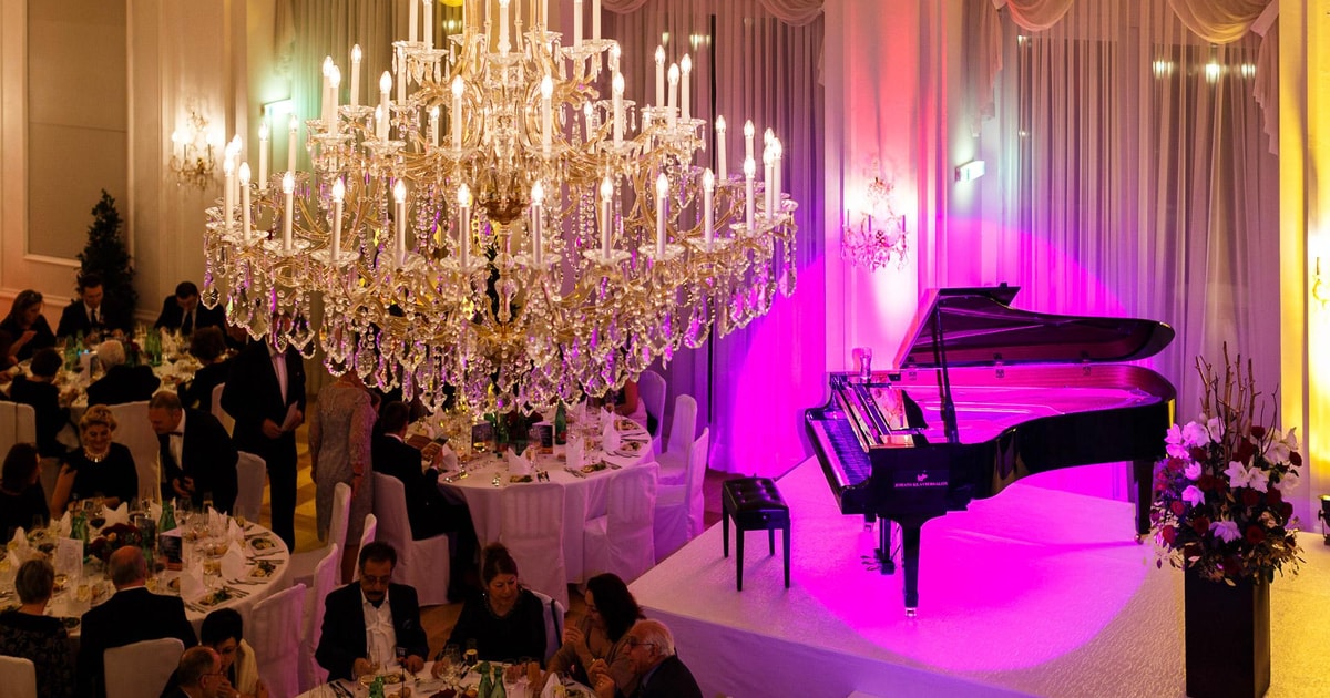 Wien: Strauss & Mozart Silvestergala | GetYourGuide