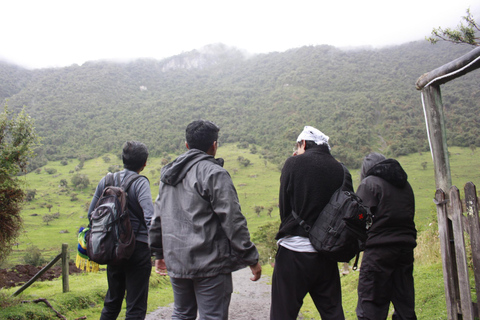 From Quito: Papallacta Trekking & Volcanic Hot Springs