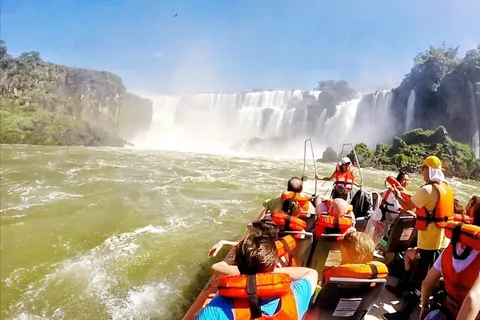 Cataratas do Brasil e da Argentina com a Great Adventure em barcos