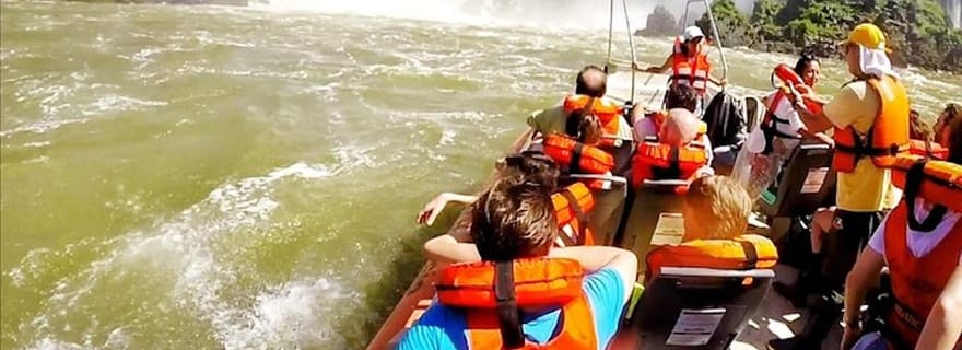 Chutes du Brésil et de l'Argentine avec Great Adventure sur des bateaux