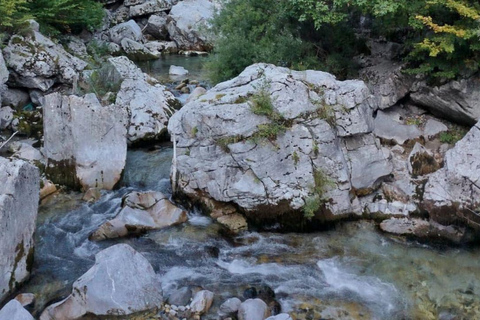 De Tirana/Durres 2 dias Lago Komani, Alpes, Valbona e Kosovo