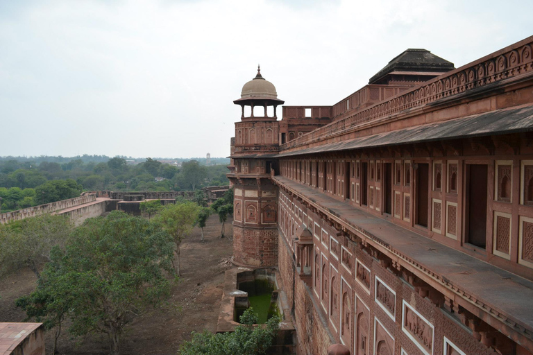 Visite privée de 7 jours de Delhi, Jaipur, Agra et VaranasiCircuit avec hôtels 5 étoiles