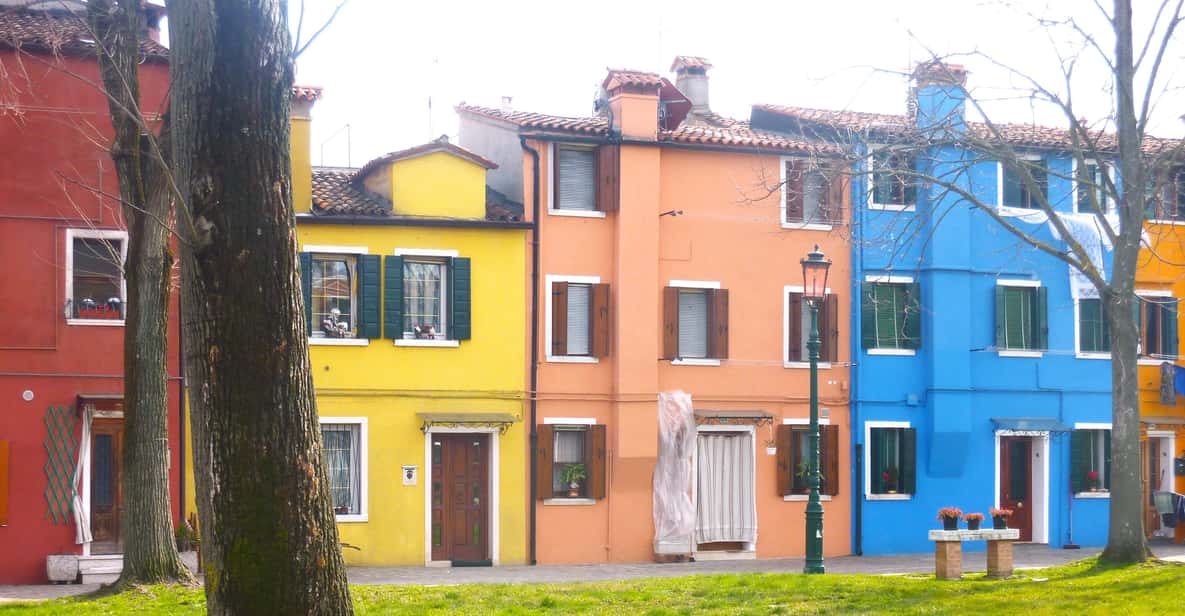Murano und Burano, zwischen Feuer und Farben: die Poesie der Lagune von