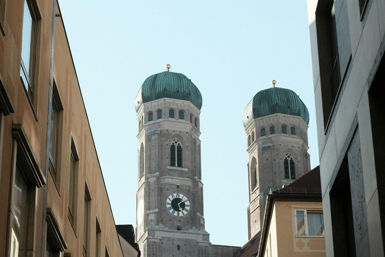 Salzburg: Munich Tour with Transfers, Hotel, Meals & Drinks