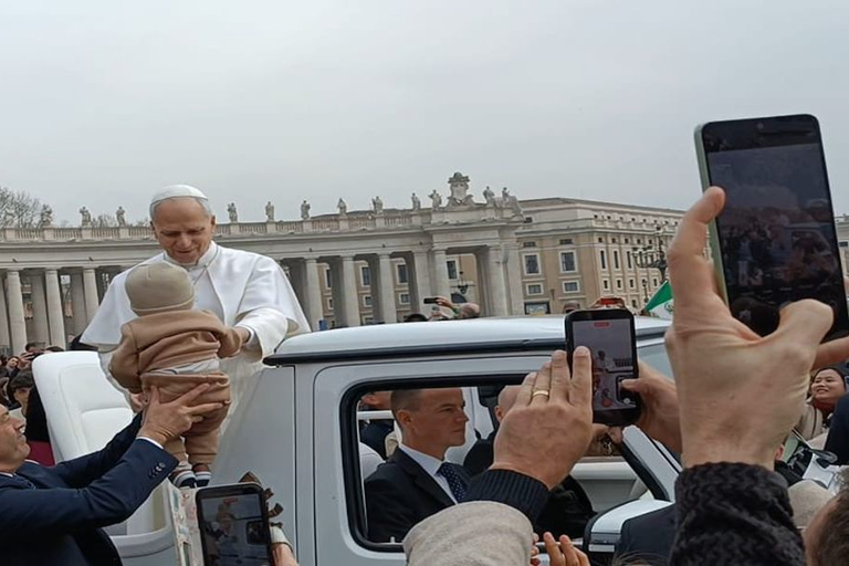 Vatican City: Papal Audience and St.Peter's Basilica Tour vatican : Papal Audience, St.Peter's Basilica spanish Tour