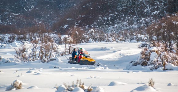Ushuaia: Cordigliera con Motoslitta, Ciaspole, Culipatín e Pranzo
