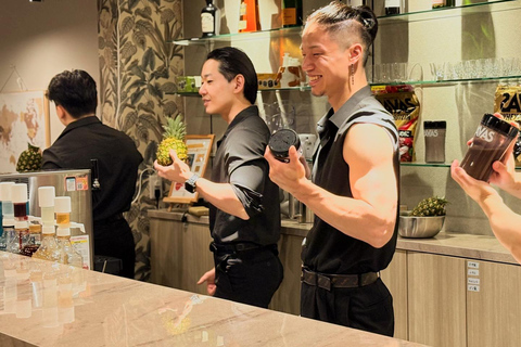 Kyoto: Muscle Bar Entry Ticket Night Show with Macho in Gion 【Value Set】Entry Ticket with 2 Drinks and 1 Performance