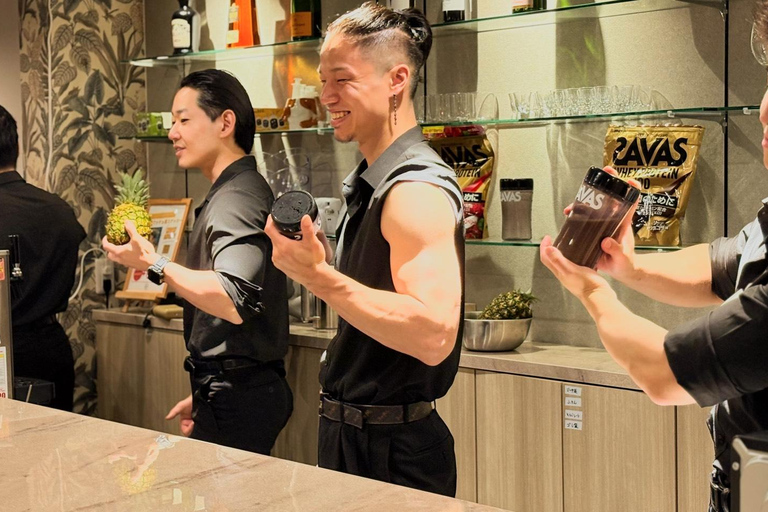 Kyoto: Muscle Bar Entry Ticket Night Show with Macho in Gion 【Value Set】Entry Ticket with 2 Drinks and 1 Performance