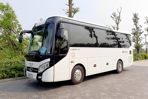 Taxi privé : Bana Hills/Golden Bridge à Da Nang (aller simple)Berline (3 personnes + 2 bagages) - Classe économique