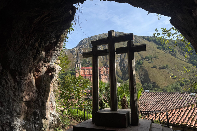 Santander: Small-Group Excursion to the Lakes of Covadonga and Cangas de Onís