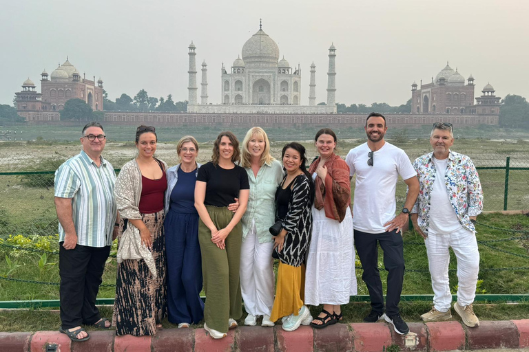 Agra: Agra Fort en Zonsondergang Zicht op de Taj Mahal TourAgra Fort en Mehtab bagh Tour met auto &amp; gids