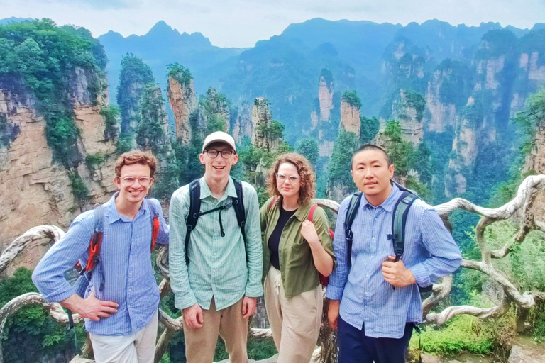 Private Tour Guide Service with Commentary in Zhangjiajie Private Guide (Spanish) – Per Day