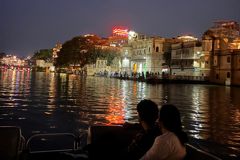 أودايبور: ركوب قارب خاص ومتميز في بحيرة بيشولاأودايبور: ركوب قارب خاص ومميز في بحيرة بيشولا