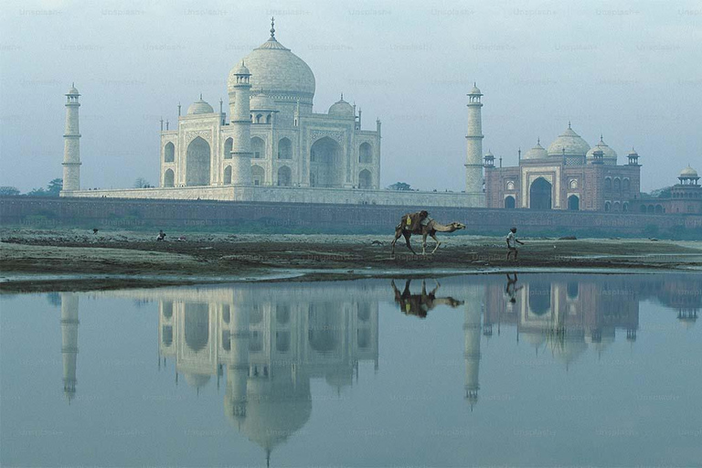 Desde Delhi: Excursión al Amanecer y Atardecer del Taj Mahal en Coche