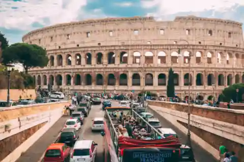 Rom: Pantheon Skip-the-Line Ticket mit Hop-On Hop-Off Bus