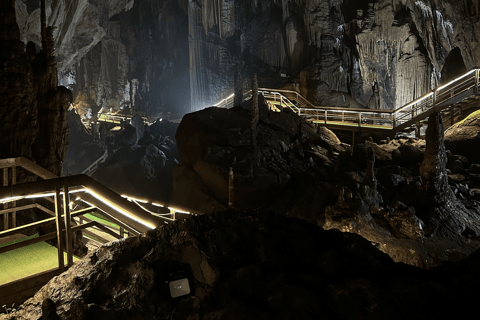 Tour di 4 giorni dell&#039;anello di Ha Giang con notte extra e pick-upTour in CABINA INDIVIDUALE DORME