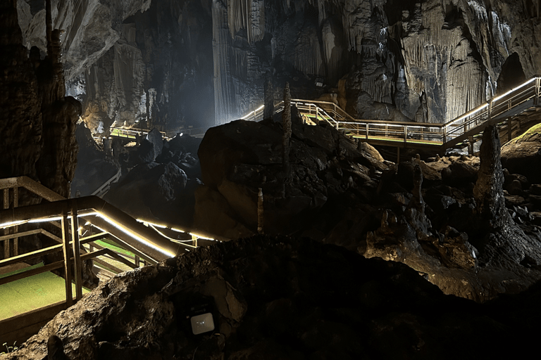 Tour di 4 giorni dell&#039;anello di Ha Giang con notte extra e pick-upTour in CABINA INDIVIDUALE DORME