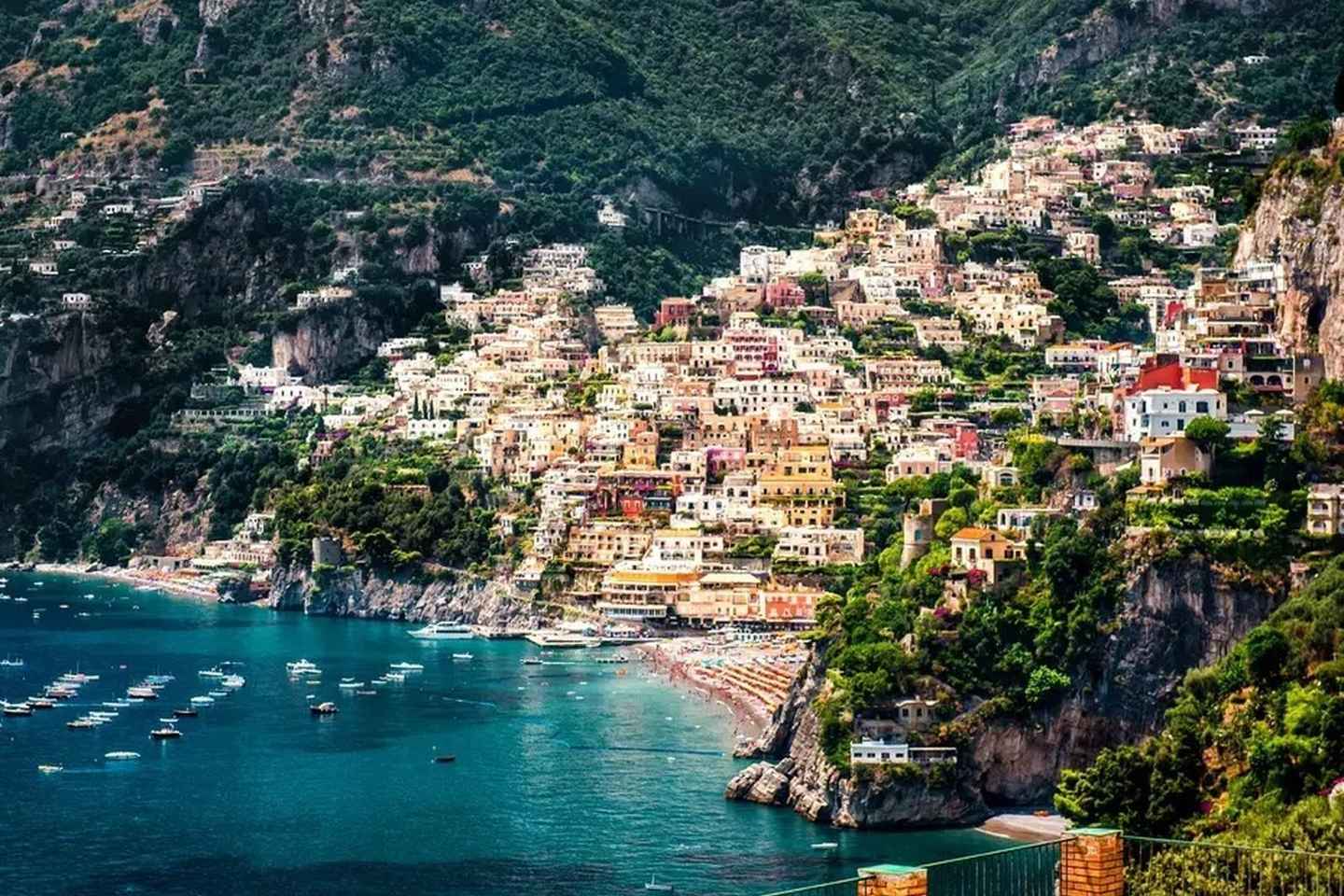 Tra Mare e Borghi: Tour in Barca in Costiera Amalfitana e Capri