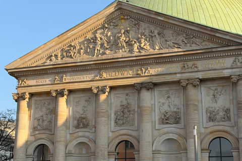 Berlin Night Walking Tour - Iconic Illuminated Landmarks Private Berlin Sunset Walking Tour - Iconic Landmarks