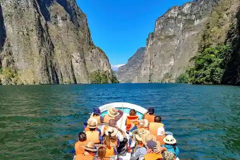 Depuis Tuxtla Gutierrez : visite du canyon du Sumidero et de San Cristobal