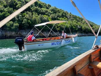 Ksamil: Mussel Sailing Tour with Food and Drink in Albania