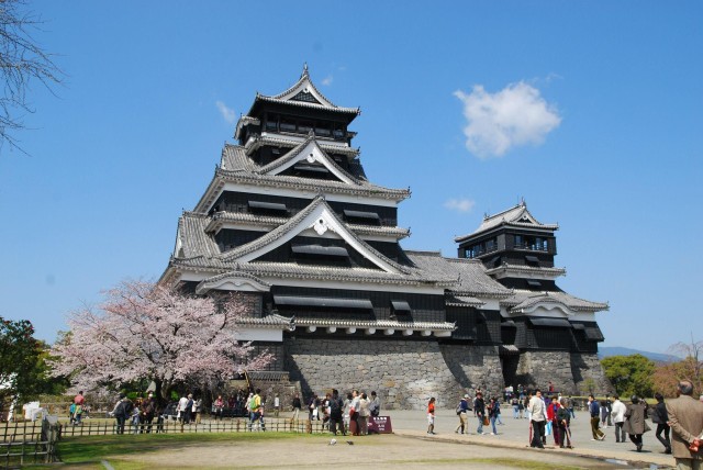 Visit Kumamoto Castle Audio Guide of Resilient Castle in Kumamoto, Japan