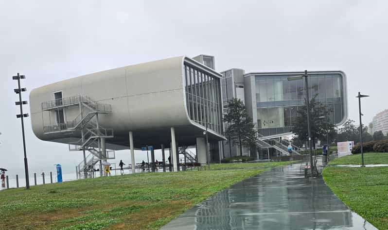 Private Tour of Santander, Including the Interior of the Cathedral and the Botín Center