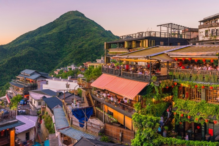 New Taipei: Jiufen Red Lantern Blessing Experience
