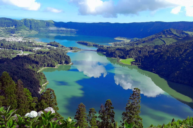 Ponta Delgada: Tour del cerchio occidentale, Sete Cidades e Vulcano di fuocoOpzione Tour con pranzo