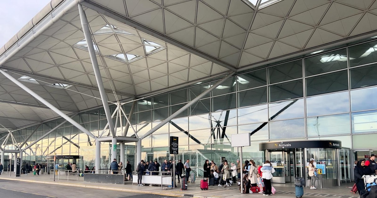 Flughafen Stansted nach Flughafen Gatwick - Privater Transfer ...