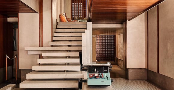 Venice: Tickets to Negozio Olivetti