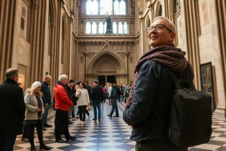 Paris: Notre Dame Cathedral Guided Tour with Free Entry