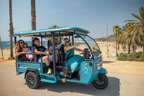 Tour privato di 1,5 ore di Barcellona e della spiaggia in tuk-tuk