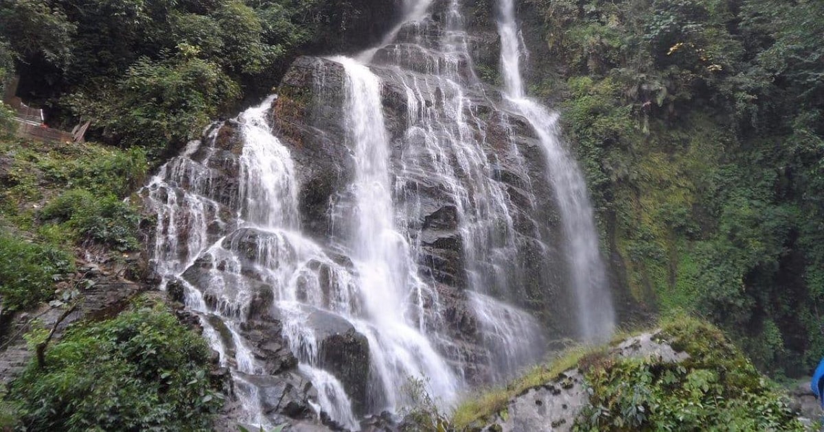 Pelling Fall Pelling: Guided Day Tour with Monasteries and Skywalk | GetYourGuide