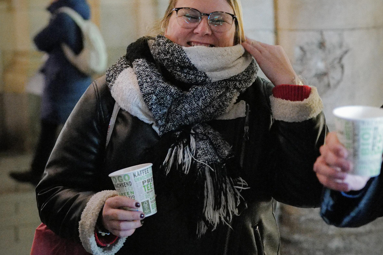 Christmas Oldtown Tour with Mulled Wine & experienced Guide