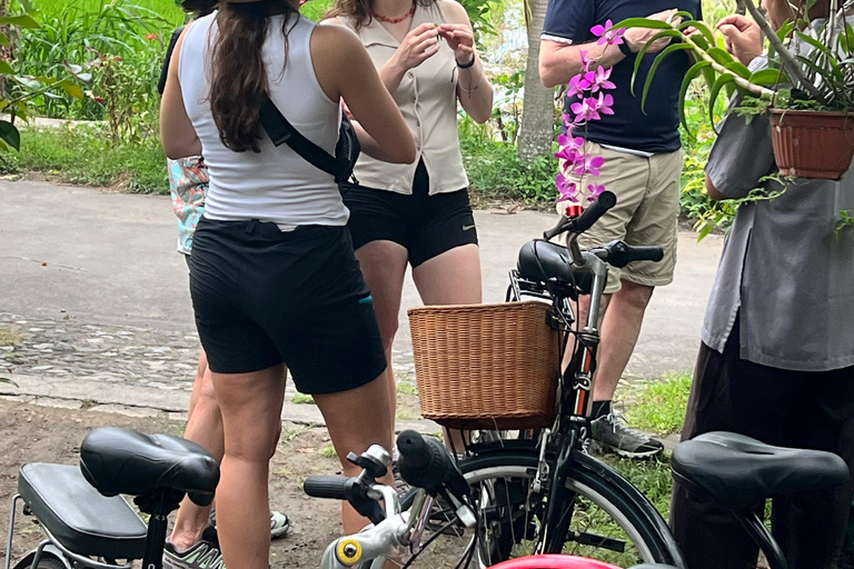Yogyakarta:Pindul Cave, tubing & Plaosan Temple Cycling Tour Pindul cave Only