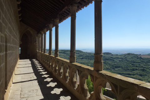 Middeleeuwse route in Navarra: Olite, Ujué, kasteel van Javier en klooster van LeireMiddeleeuwse route in Navarra: Olite, Ujué, kasteel van Javier en Mº de Leire
