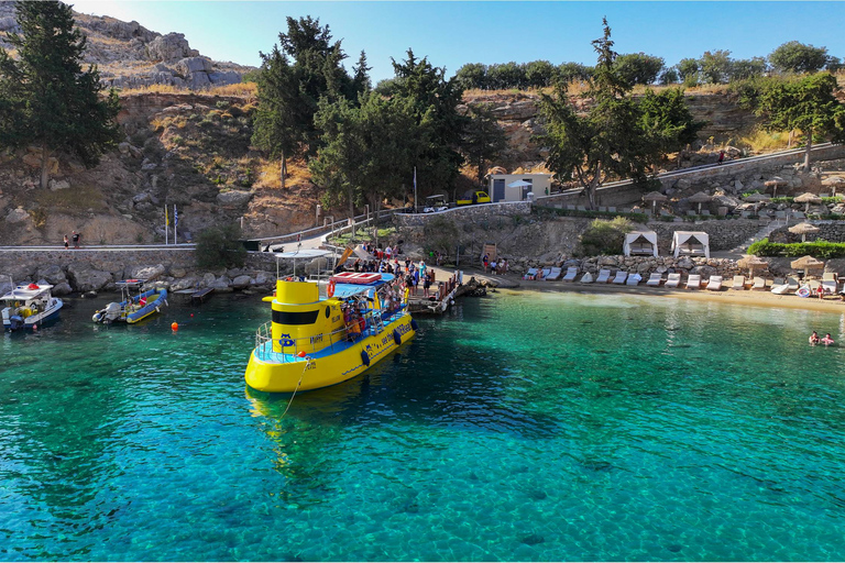 Lindos: rejs łodzią podwodną z przystankiem na pływanie w zatoce NavaroneRejs łodzią podwodną z St. Paul's Bay z transferem