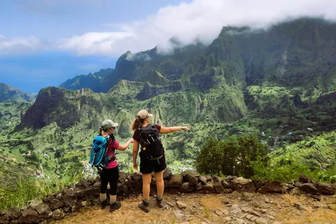 Santo Antão: escursione dal cratere del vulcano Cova a Ribeira Paúl