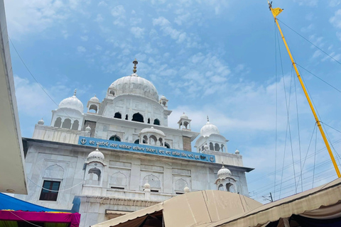 Cover Delhi in a Day: Private Guided Tour with 9 place visitEntrance+ Car + guide