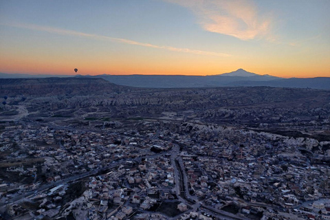 KAPPADOKIEN HEISSLUFTBALLONS (GOREME)Kappadokien; Der schönste Flug der Welt (GOREME)