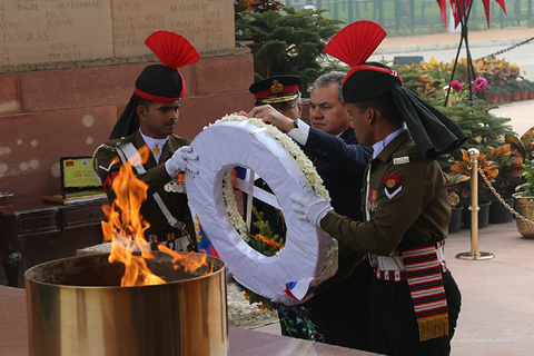 Delhi: Najlepszy przewodnik ze zwiedzaniem Delhi i Taj MahalWycieczka Z 3-gwiazdkowym hotelem, lunchem, samochodem z klimatyzacją i lokalnym przewodnikiem turystycznym